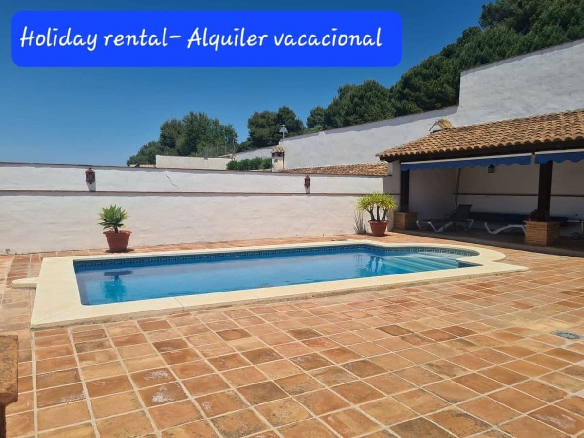 3 bedroom Semi-detached Villa for holiday rental in Alhaurin Golf with pool garage - € 560 (Ref: 6918284)