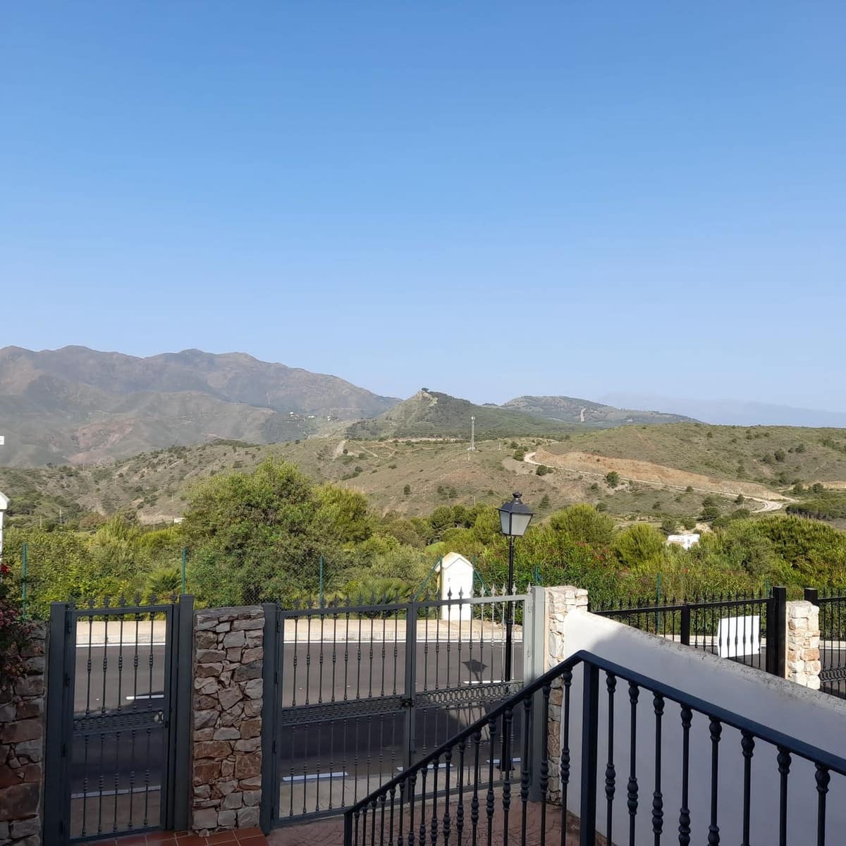 3 bedroom Semi-detached Villa for holiday rental in Alhaurin Golf with pool garage - € 560 (Ref: 6918284)