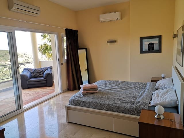 3 soverom Villa til salgs i Alhaurín Golf, Alhaurín el Grande med svømmebasseng - € 2 100 (Ref: 7015969)