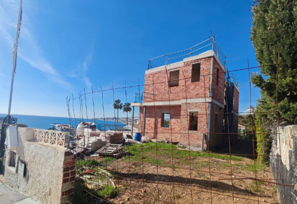 3 soverom Villa til salgs i El Chaparral med svømmebasseng garasje - € 1 990 000 (Ref: 7023663)