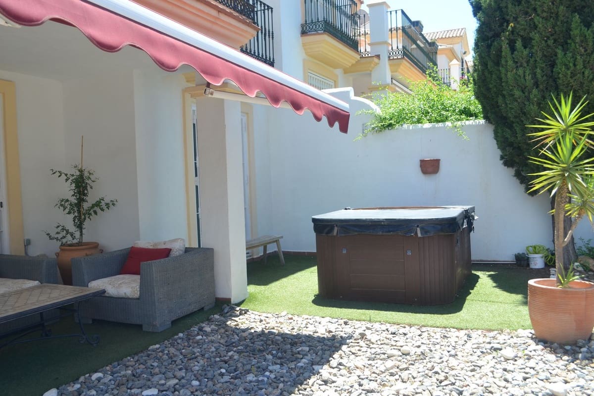 3 quarto Casa em Banda para venda em Alhaurin Golf com piscina garagem - 460 000 € (Ref: 7065601)