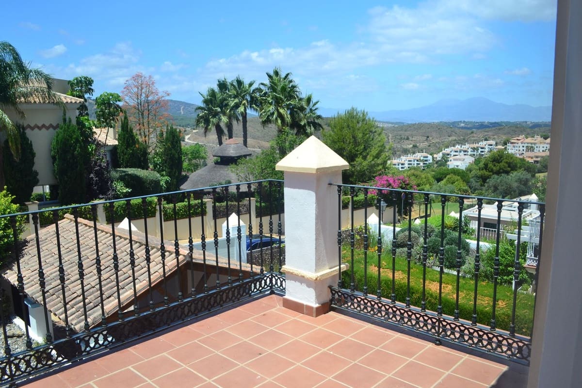 3 quarto Casa em Banda para venda em Alhaurin Golf com piscina garagem - 460 000 € (Ref: 7065601)