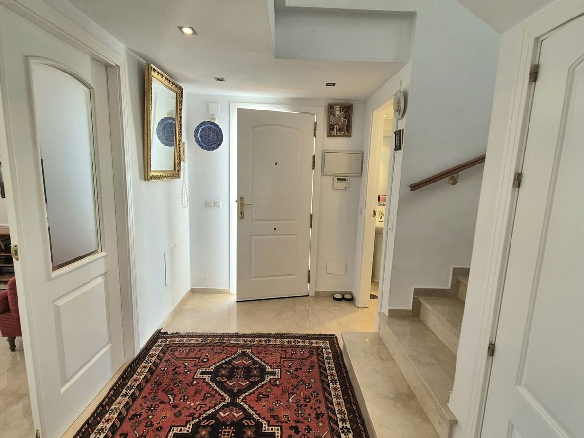 3 slaapkamer Halfvrijstaande villa te koop in Alhaurin Golf met garage - € 455.000 (Ref: 7188496)