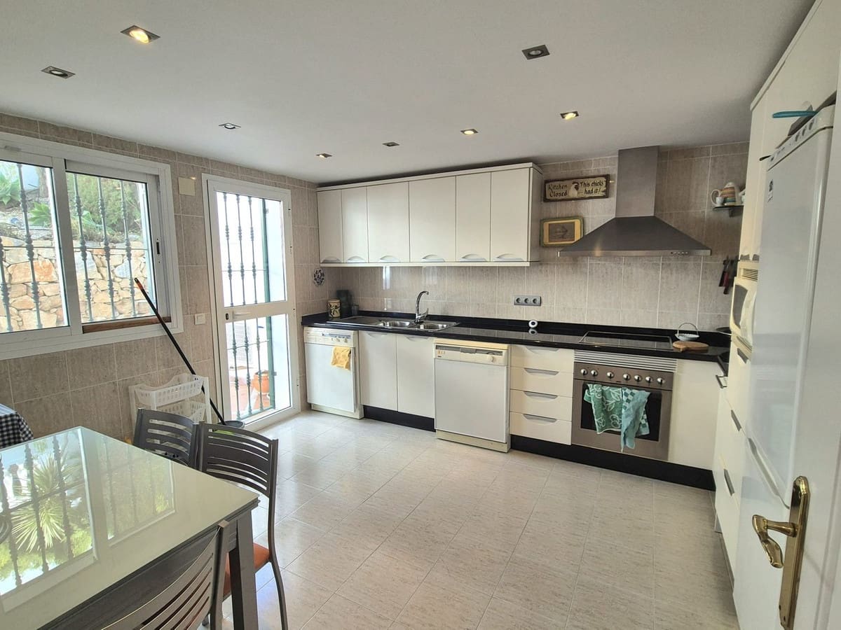 3 slaapkamer Halfvrijstaande villa te koop in Alhaurin Golf met garage - € 455.000 (Ref: 7188496)