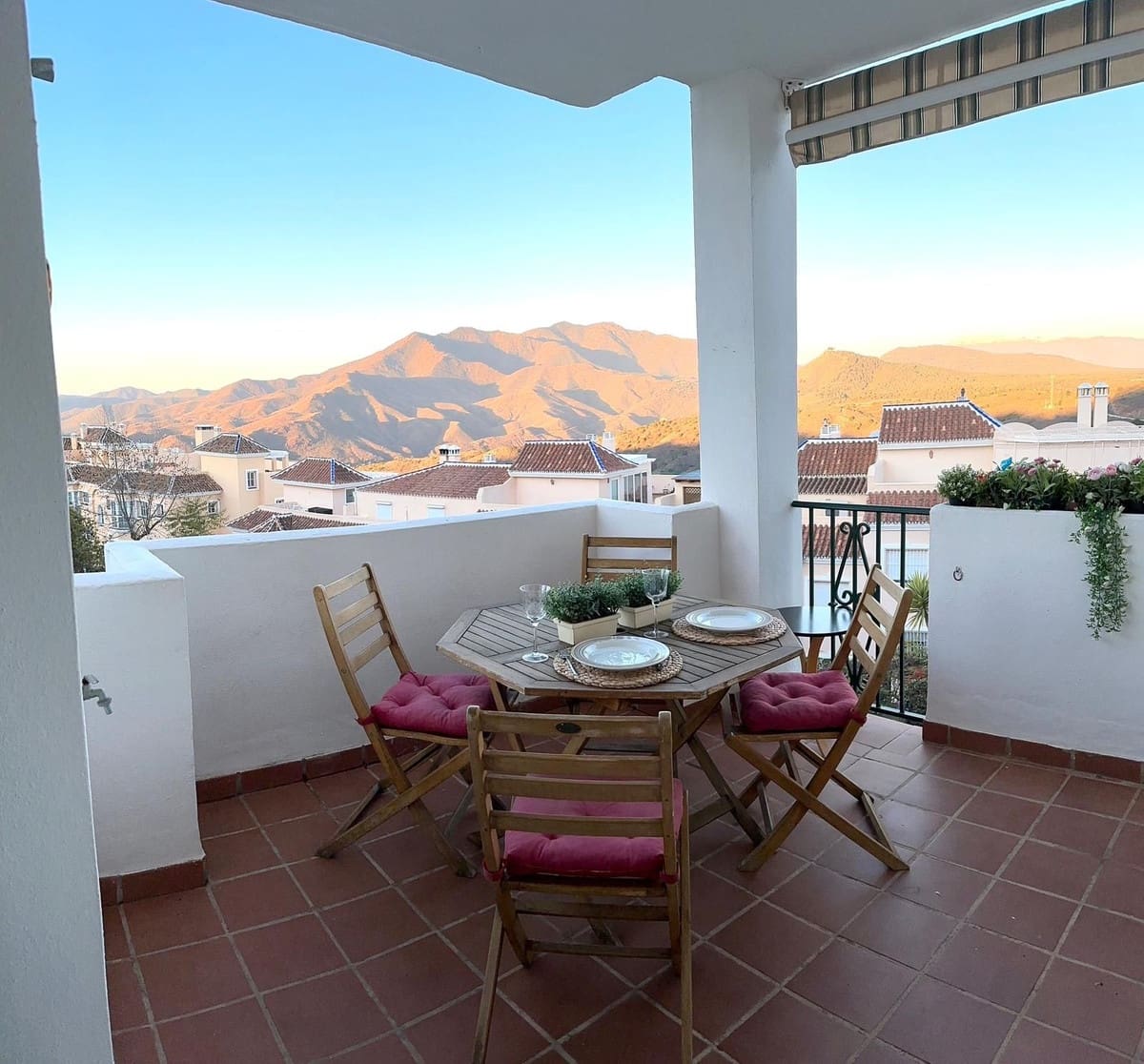 2 bedroom Apartment for holiday rental in Alhaurin Golf with pool garage - € 595 (Ref: 7405509)