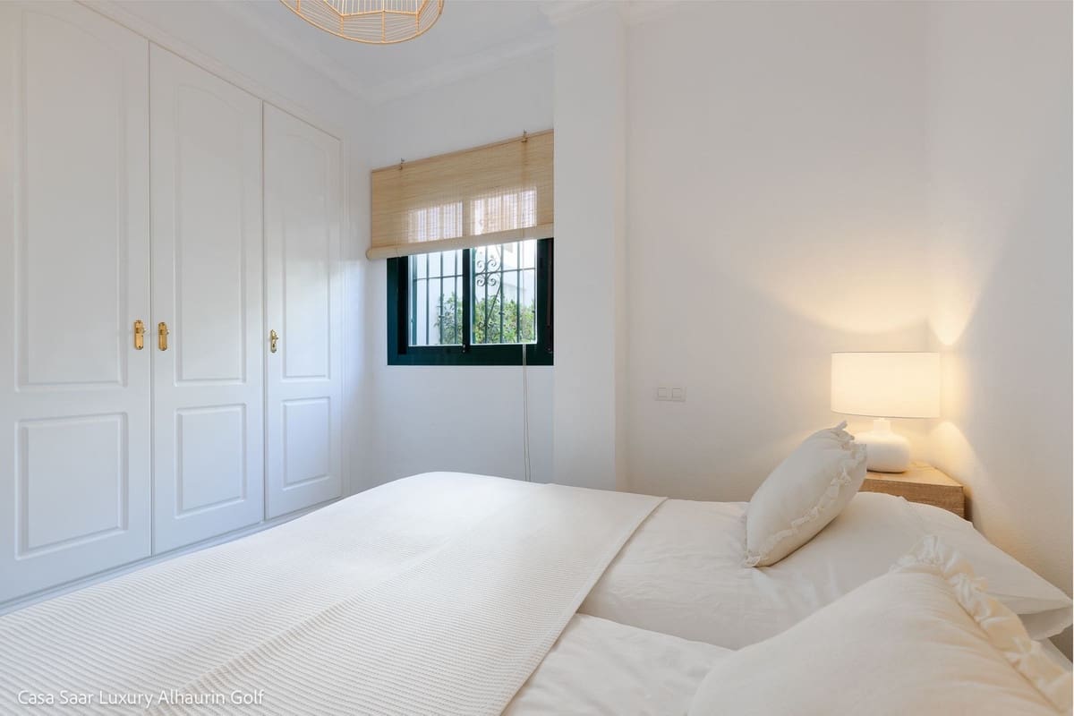 2 slaapkamer Appartement voor vakantieverhuur in Alhaurin Golf met zwembad garage - € 640 (Ref: 7749251)