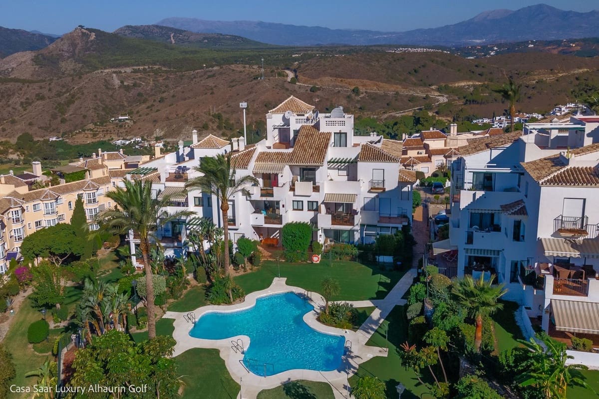 2 bedroom Apartment for holiday rental in Alhaurin Golf with pool garage - € 640 (Ref: 7749251)