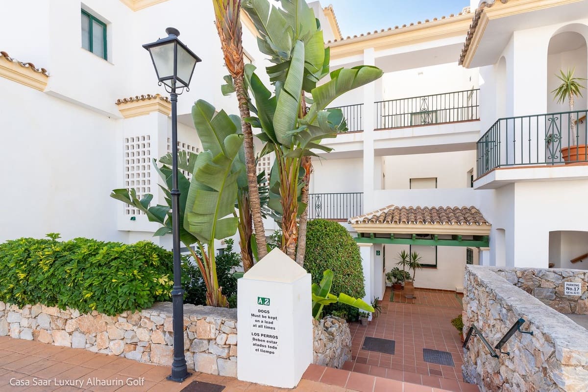 2 bedroom Apartment for holiday rental in Alhaurin Golf with pool garage - € 640 (Ref: 7749251)