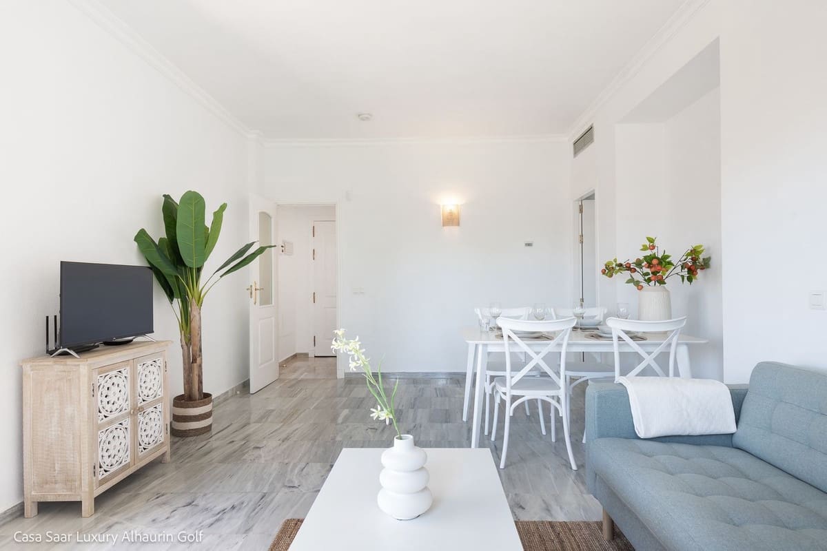 2 Zimmer Ferienapartment in Alhaurin Golf mit Pool Garage - 640 € (Ref: 7749251)