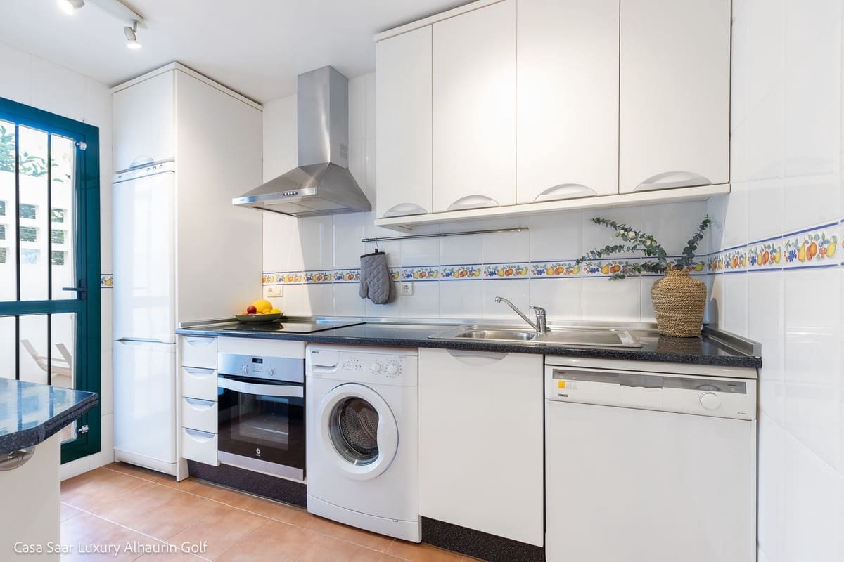 2 Zimmer Ferienapartment in Alhaurin Golf mit Pool Garage - 640 € (Ref: 7749251)