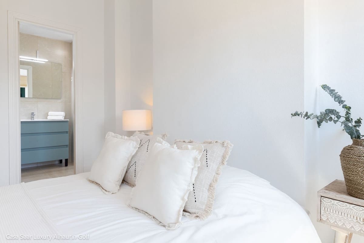 2 Zimmer Ferienapartment in Alhaurin Golf mit Pool Garage - 640 € (Ref: 7749251)