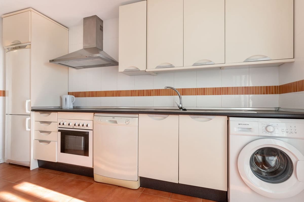 2 bedroom Apartment for holiday rental in Alhaurin Golf with pool garage - € 600 (Ref: 7829602)