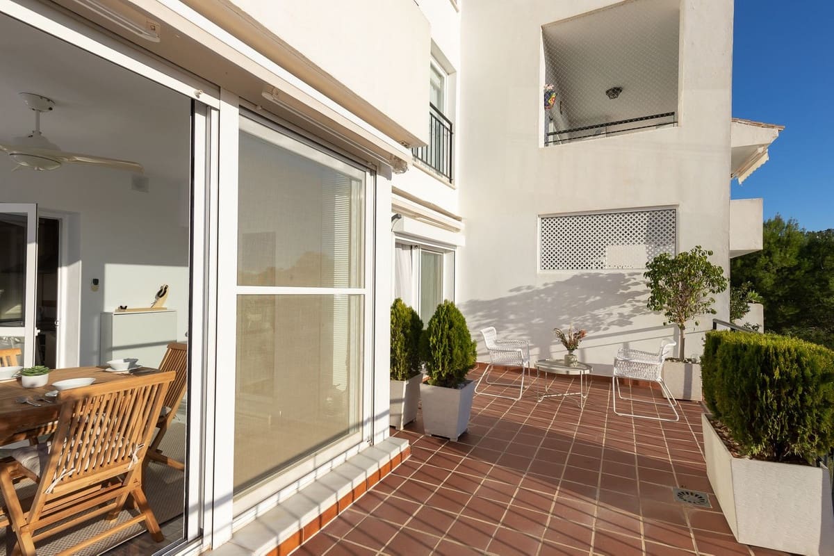 2 bedroom Apartment for holiday rental in Alhaurin Golf with pool garage - € 600 (Ref: 7829602)