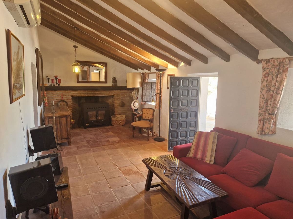 3 bedroom Finca/Country House for sale in Pizarra with garage - € 249,500 (Ref: 8349487)