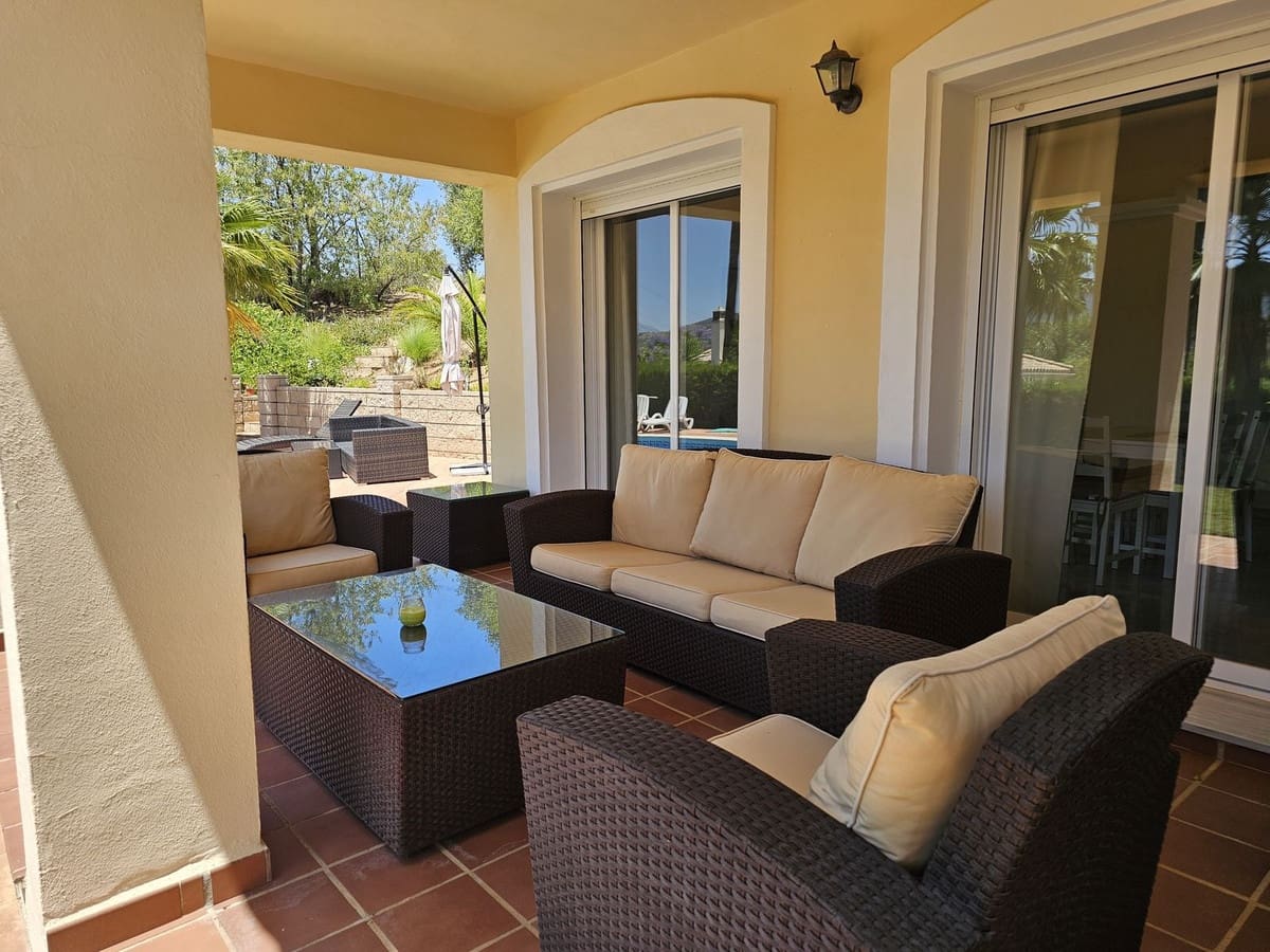   3 soveværelse   ferieVilla i Alhaurin Golf   med   swimmingpool  garage  - € 2.275 (Ref: 8570818)