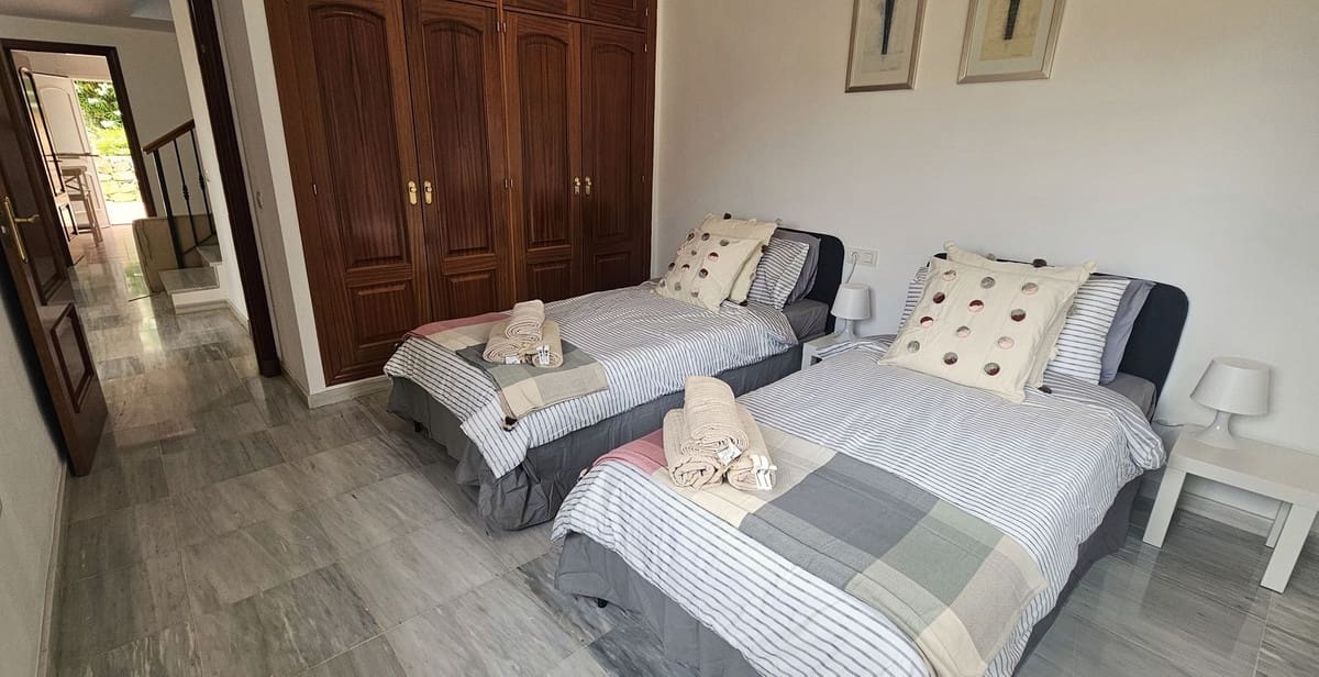 3 camera da letto Villa da affitare come casa vacanza in Alhaurin Golf con piscina garage - 2.275 € (Rif: 8570818)