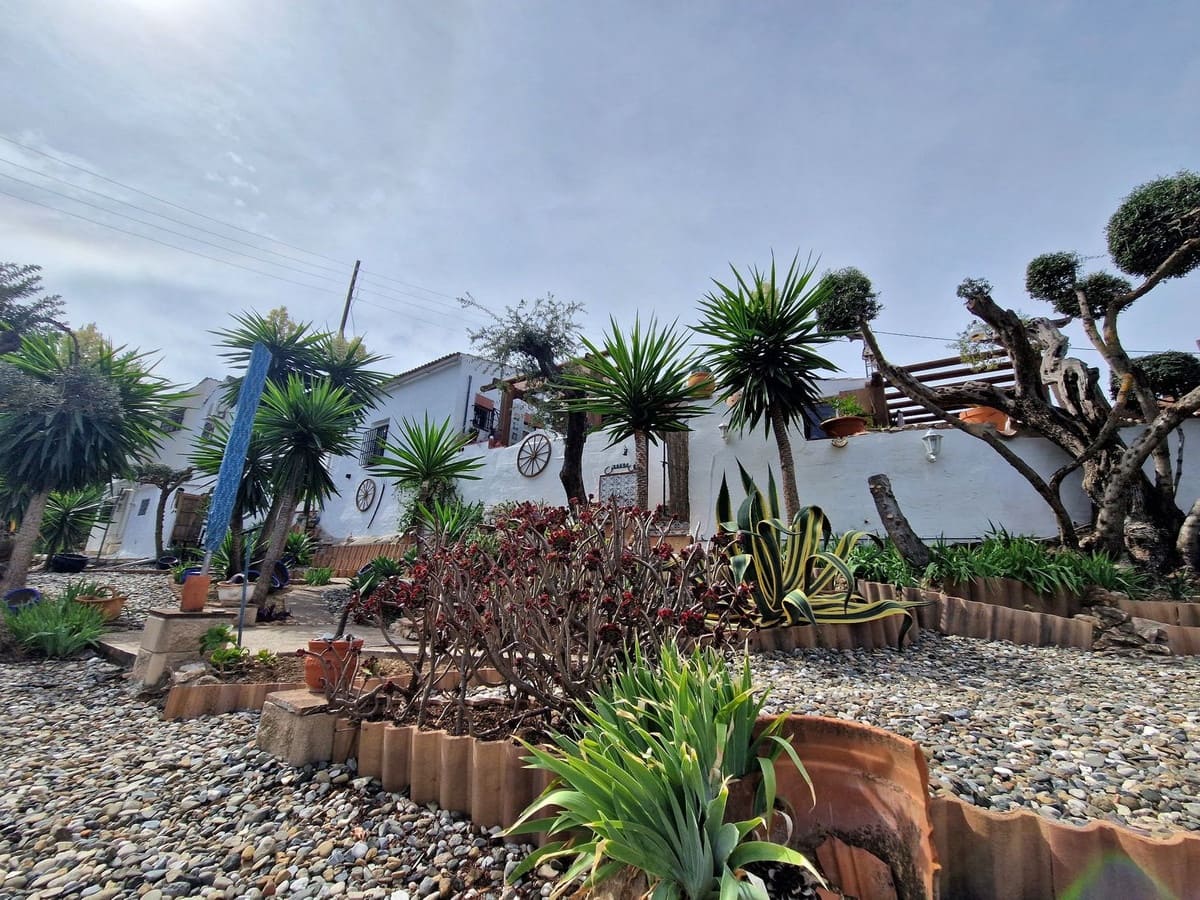 2 bedroom Villa for holiday rental in Alhaurin el Grande with pool garage - € 775 (Ref: 8585452)