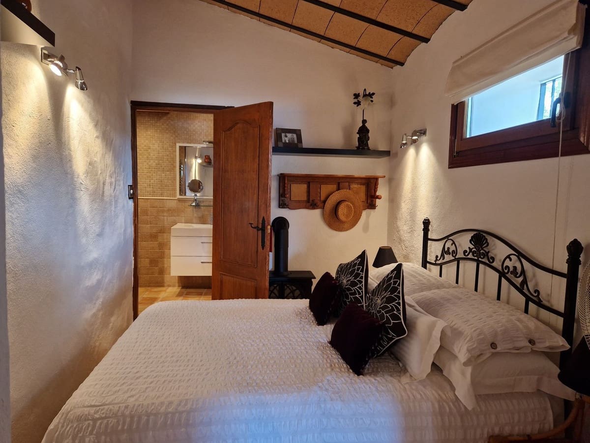 2 bedroom Villa for holiday rental in Alhaurin el Grande with pool garage - € 775 (Ref: 8585452)