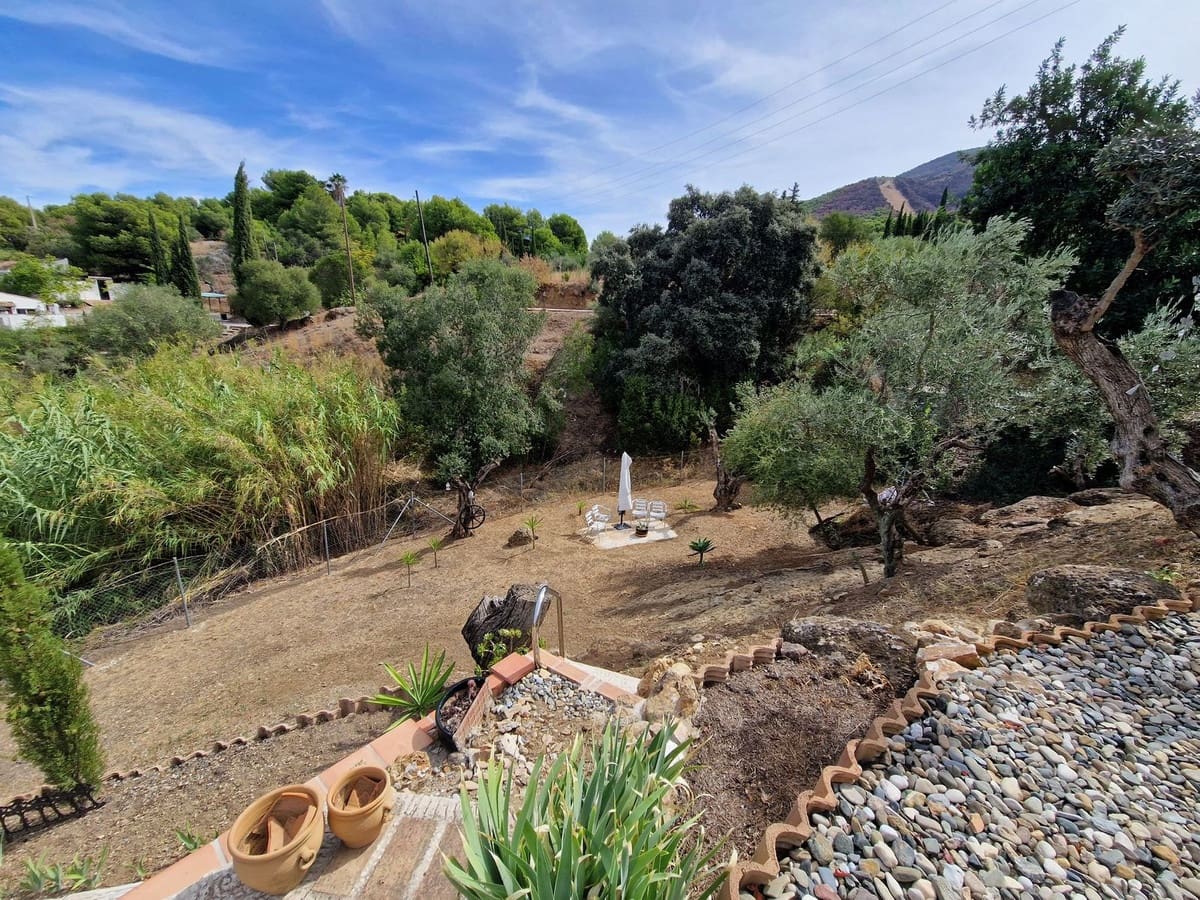 2 soverom Villa til salgs i Alhaurin el Grande med svømmebasseng garasje - € 775 (Ref: 8585452)