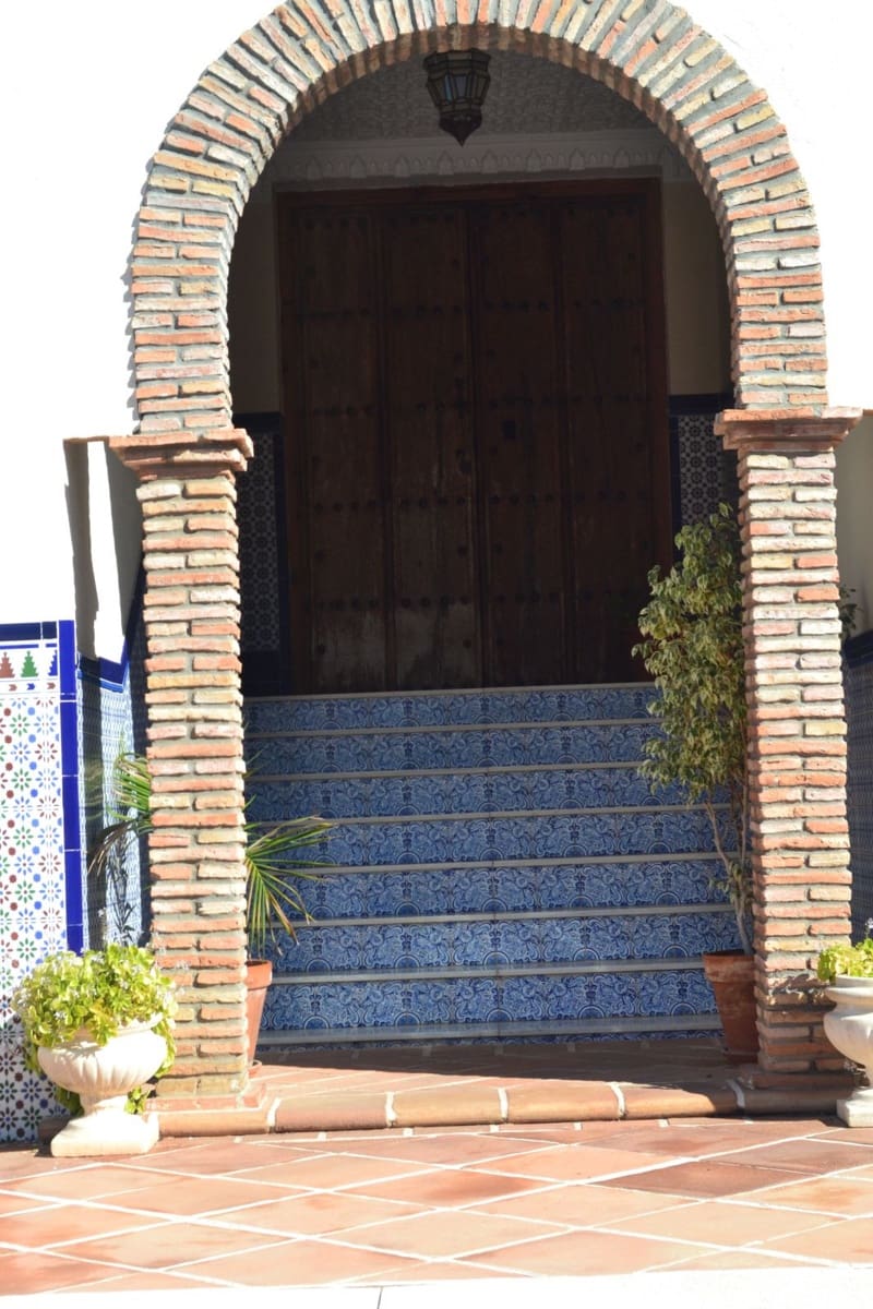 6 quarto Moradia para venda em Alhaurin de la Torre com piscina garagem - 895 000 € (Ref: 8741953)