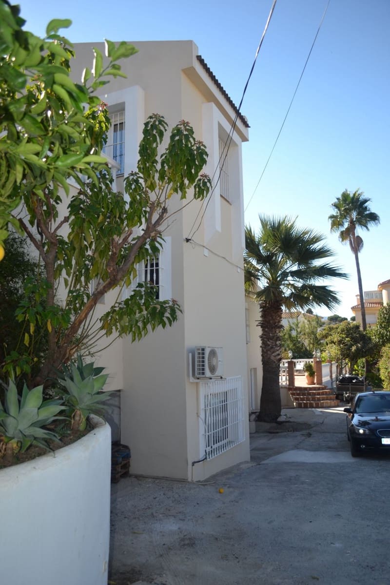 6 quarto Moradia para venda em Alhaurin de la Torre com piscina garagem - 895 000 € (Ref: 8741953)