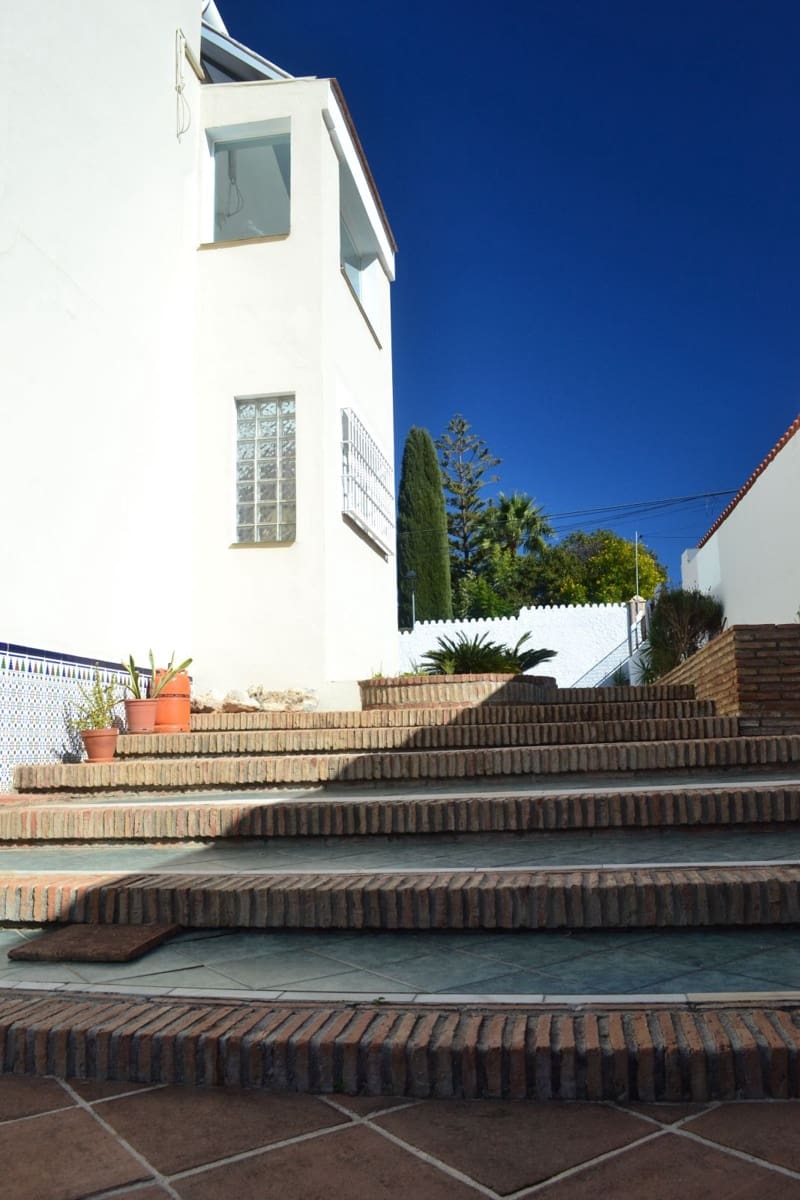 6 quarto Moradia para venda em Alhaurin de la Torre com piscina garagem - 895 000 € (Ref: 8741953)