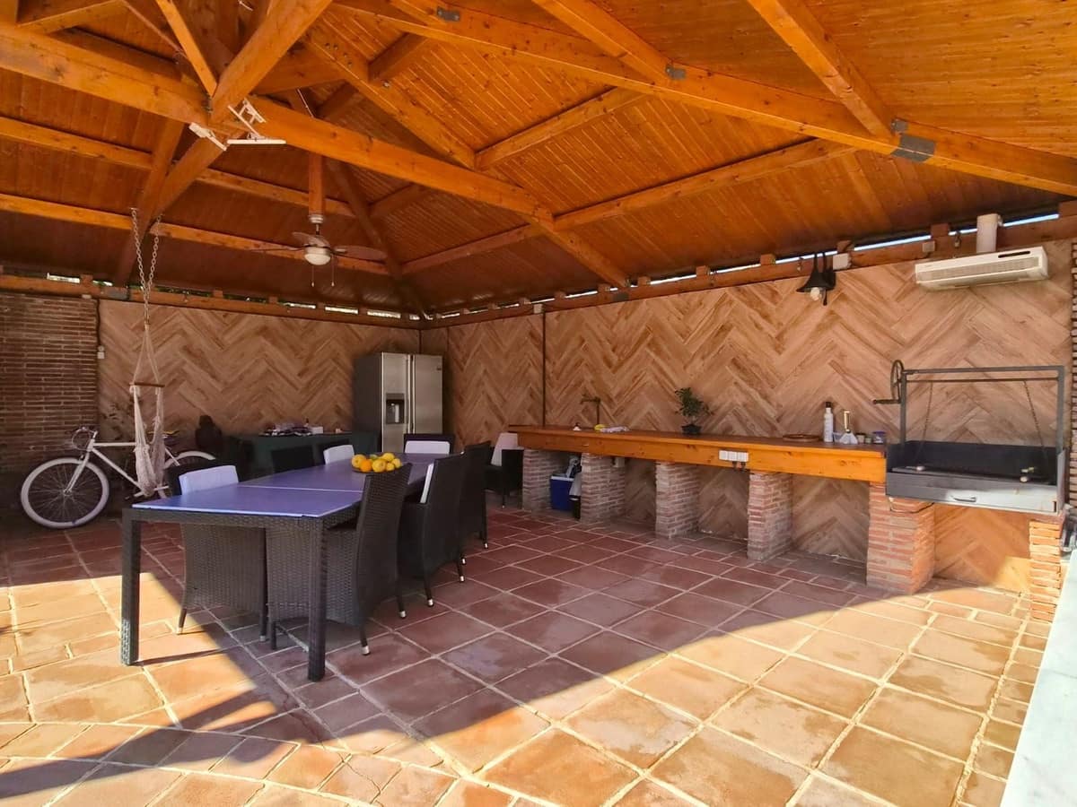 Chalet de 6 habitaciones en Alhaurín de la Torre en venta con piscina garaje - 895.000 € (Ref: 8741953)