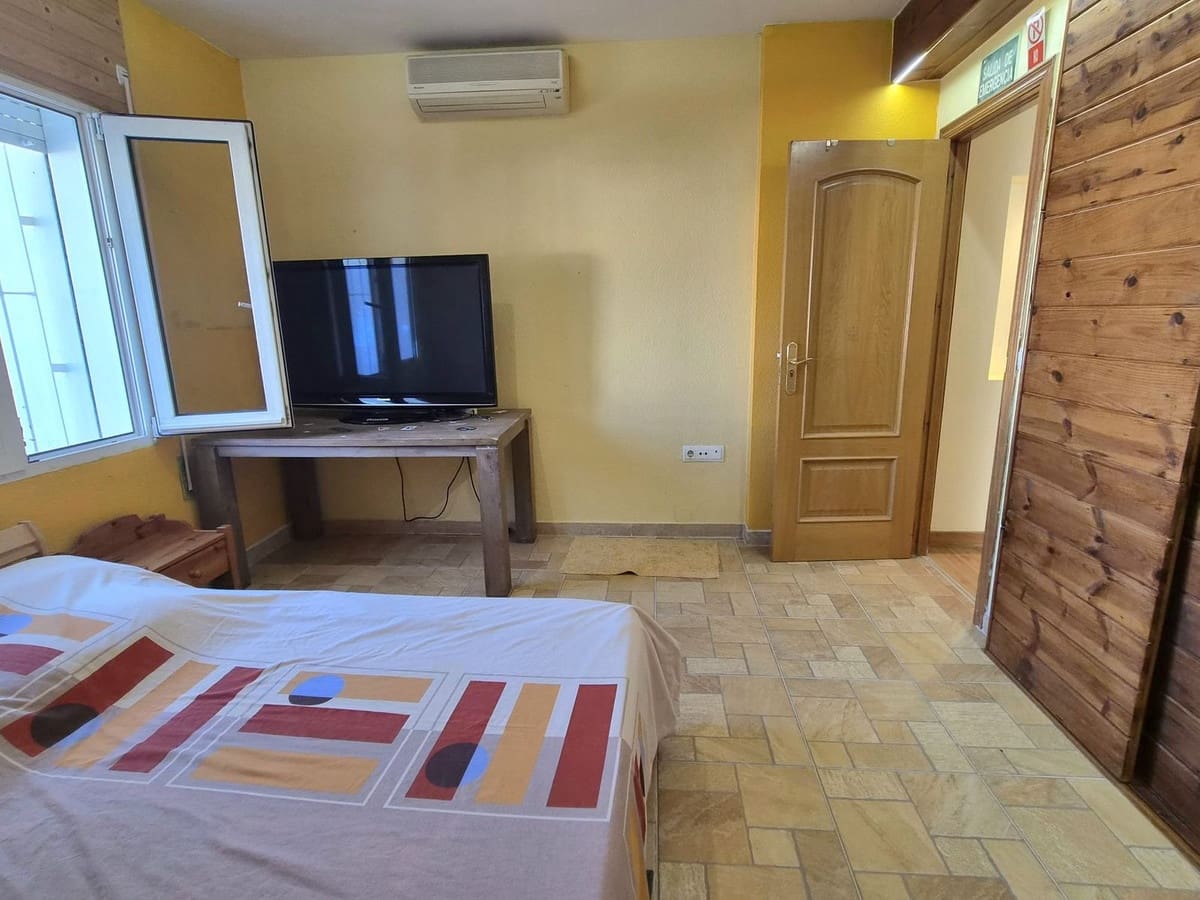 Chalet de 6 habitaciones en Alhaurín de la Torre en venta con piscina garaje - 895.000 € (Ref: 8741953)