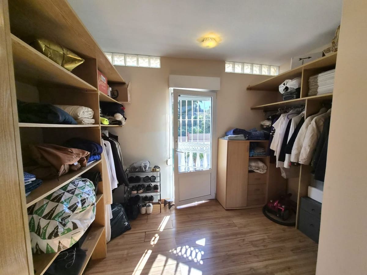 Chalet de 6 habitaciones en Alhaurín de la Torre en venta con piscina garaje - 895.000 € (Ref: 8741953)