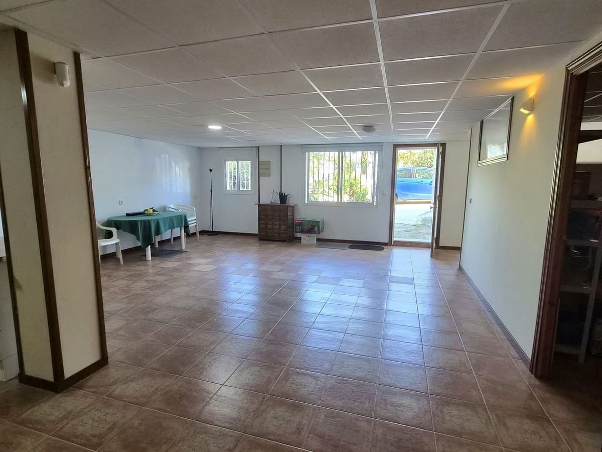 Chalet de 6 habitaciones en Alhaurín de la Torre en venta con piscina garaje - 895.000 € (Ref: 8741953)