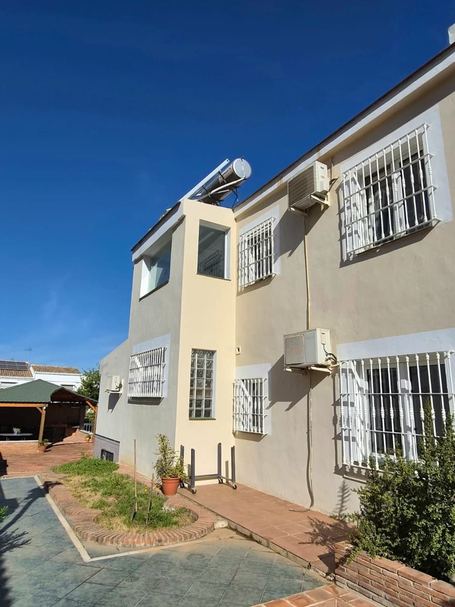 Chalet de 6 habitaciones en Alhaurín de la Torre en venta con piscina garaje - 895.000 € (Ref: 8741953)