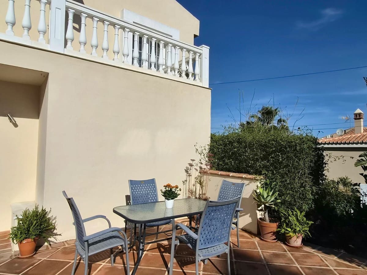 Chalet de 6 habitaciones en Alhaurín de la Torre en venta con piscina garaje - 895.000 € (Ref: 8741953)