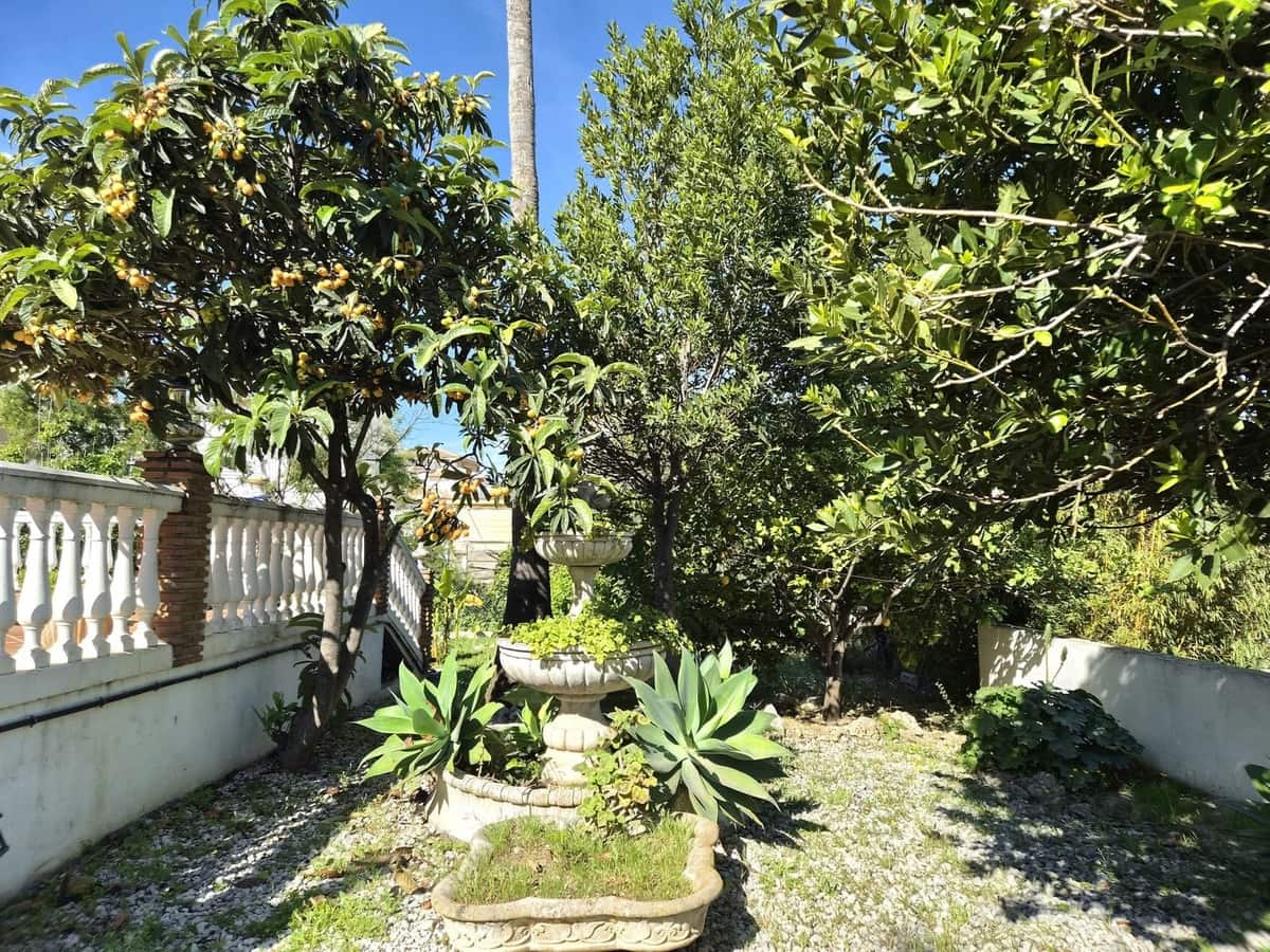 Chalet de 6 habitaciones en Alhaurín de la Torre en venta con piscina garaje - 895.000 € (Ref: 8741953)