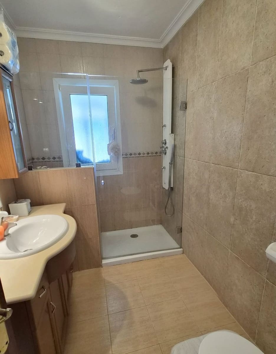 6 bedroom Villa for sale in Alhaurin de la Torre with pool garage - € 895,000 (Ref: 8741953)