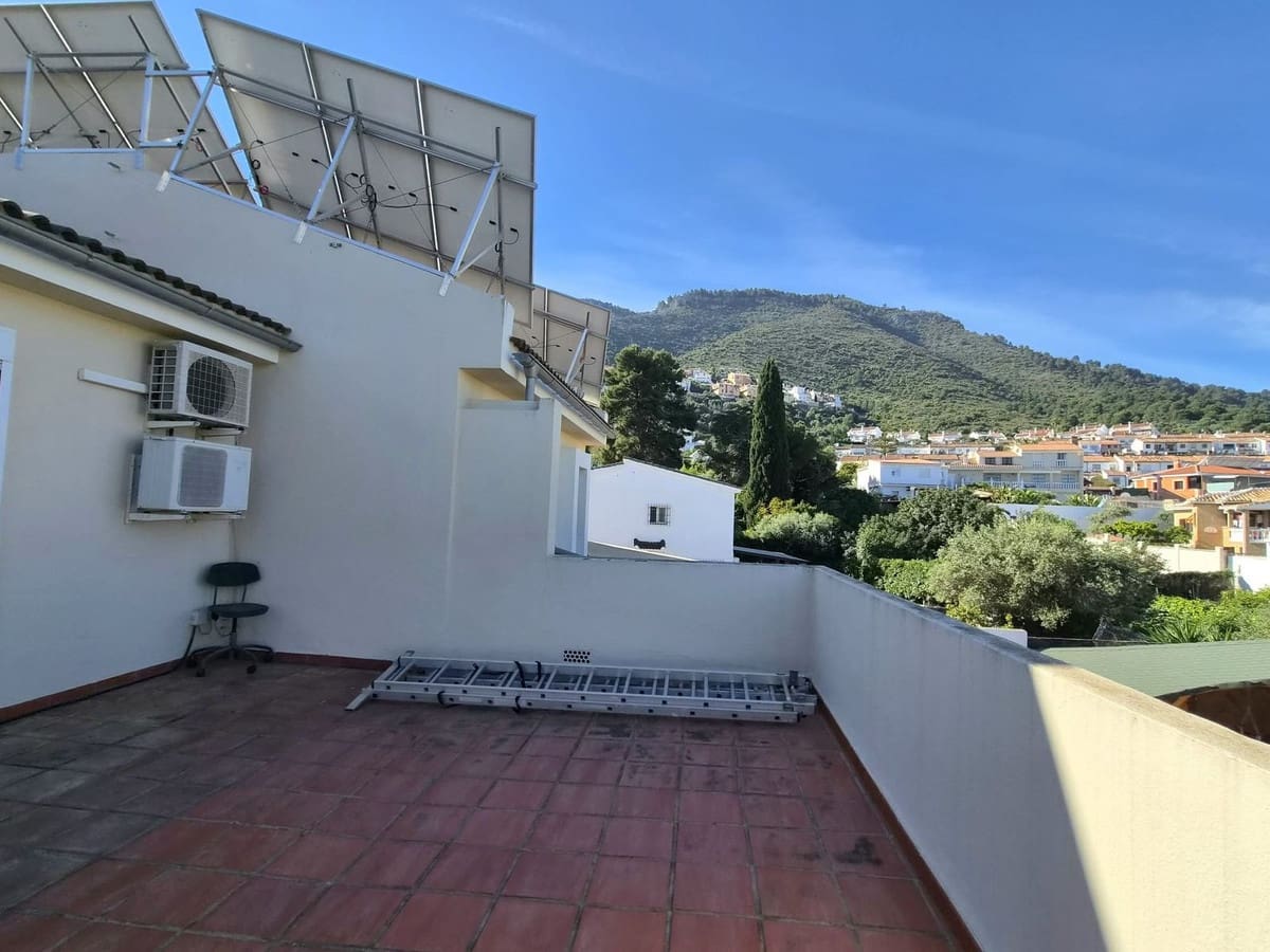 6 bedroom Villa for sale in Alhaurin de la Torre with pool garage - € 895,000 (Ref: 8741953)