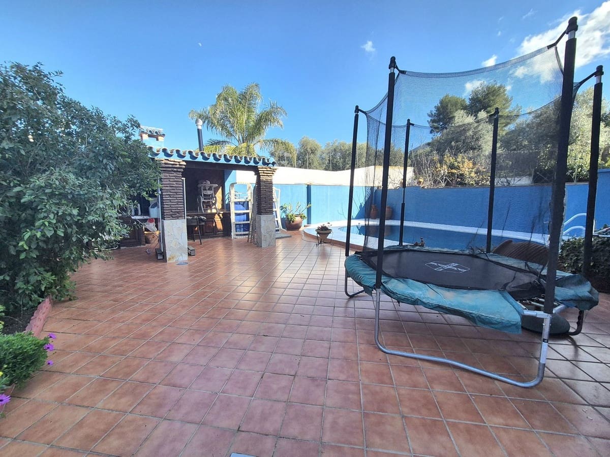 4 soveværelse Semi-Rækkehus til salg i Alhaurin el Grande med swimmingpool garage - € 499.000 (Ref: 8790899)