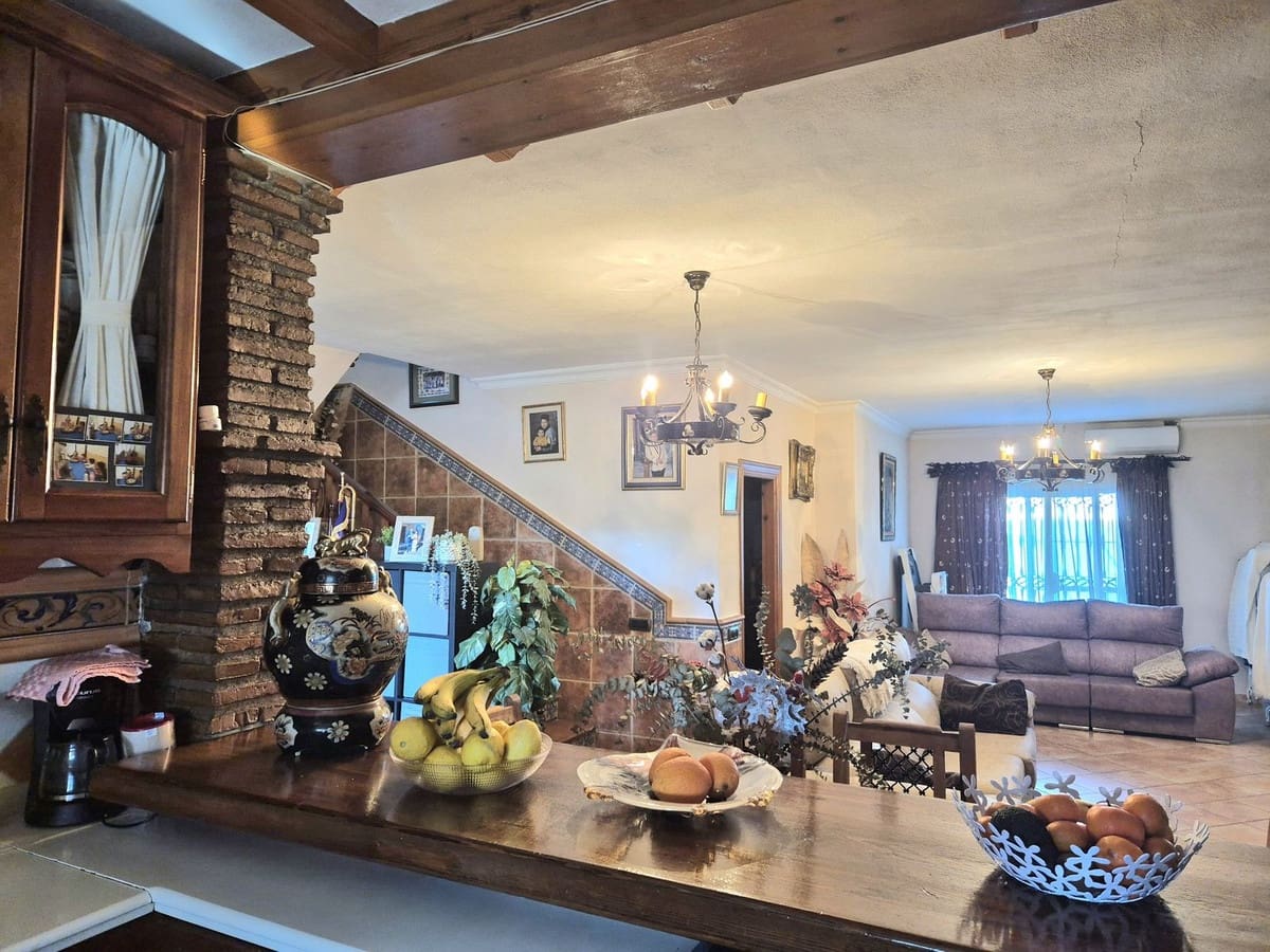 4 bedroom Semi-detached Villa for sale in Alhaurin el Grande with pool garage - € 499,000 (Ref: 8790899)