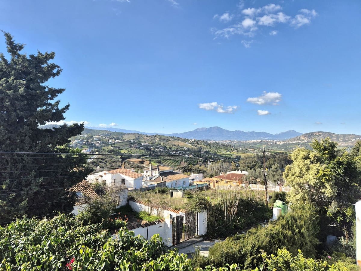 4 bedroom Semi-detached Villa for sale in Alhaurin el Grande with pool garage - € 499,000 (Ref: 8790899)