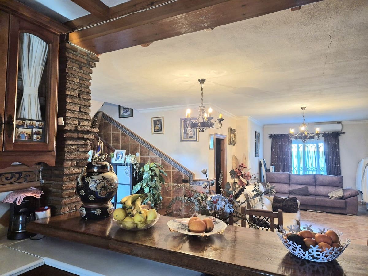 4 slaapkamer Halfvrijstaande villa te koop in Alhaurin el Grande met zwembad garage - € 499.000 (Ref: 8790899)