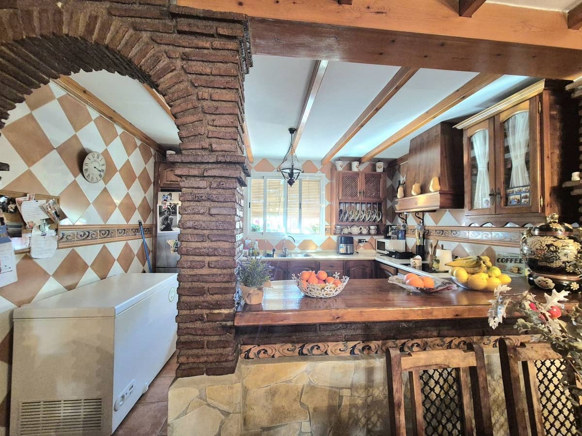 4 slaapkamer Halfvrijstaande villa te koop in Alhaurin el Grande met zwembad garage - € 499.000 (Ref: 8790899)