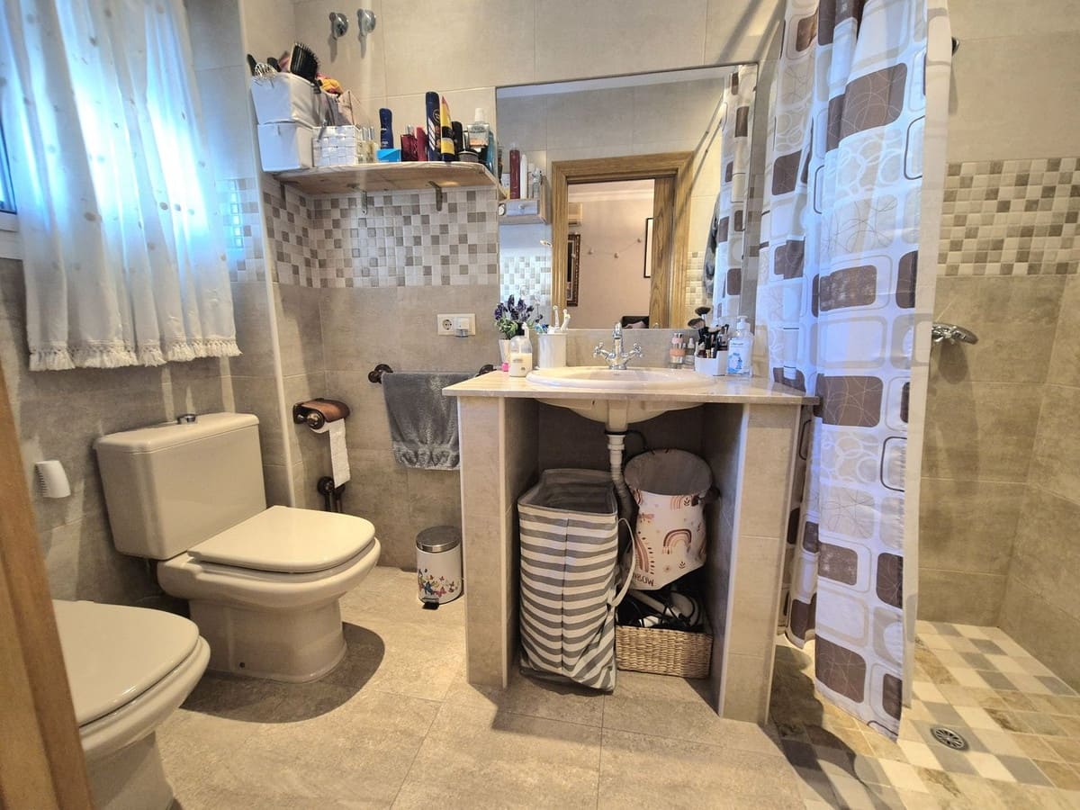 4 soverom Kjedet enebolig til salgs i Alhaurin el Grande med svømmebasseng garasje - € 499 000 (Ref: 8790899)