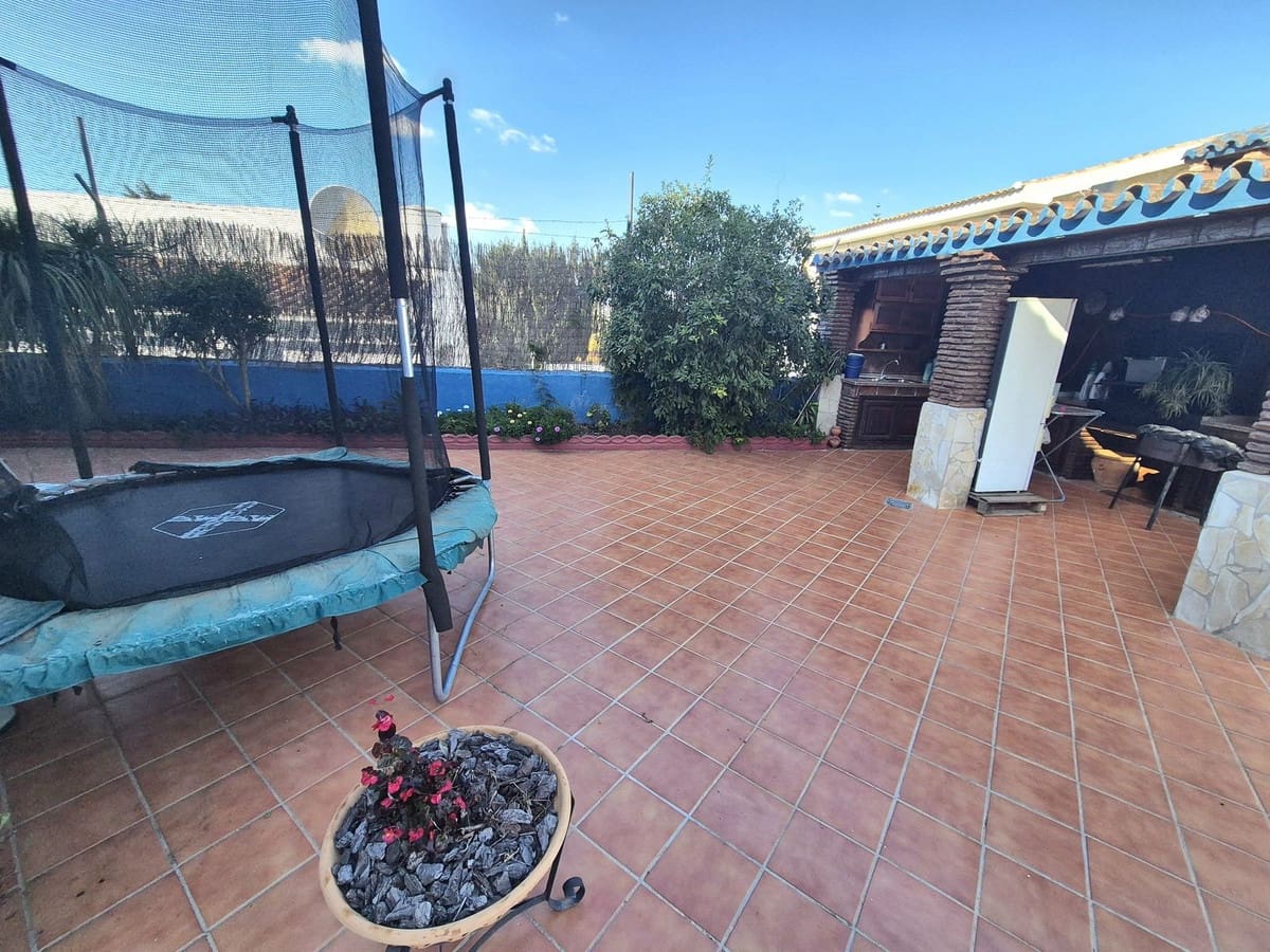 4 soverom Kjedet enebolig til salgs i Alhaurin el Grande med svømmebasseng garasje - € 499 000 (Ref: 8790899)