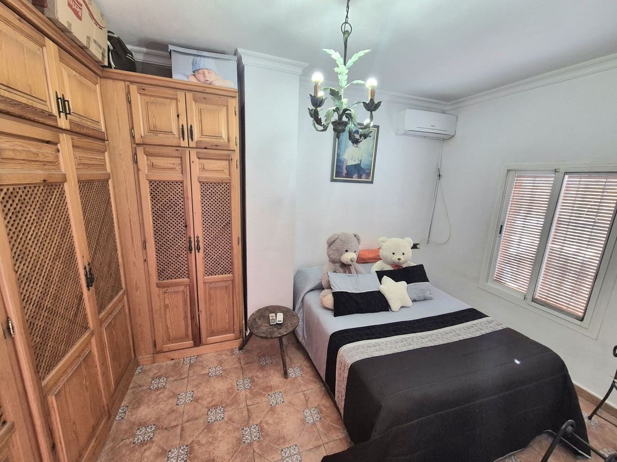 4 soverom Kjedet enebolig til salgs i Alhaurin el Grande med svømmebasseng garasje - € 499 000 (Ref: 8790899)