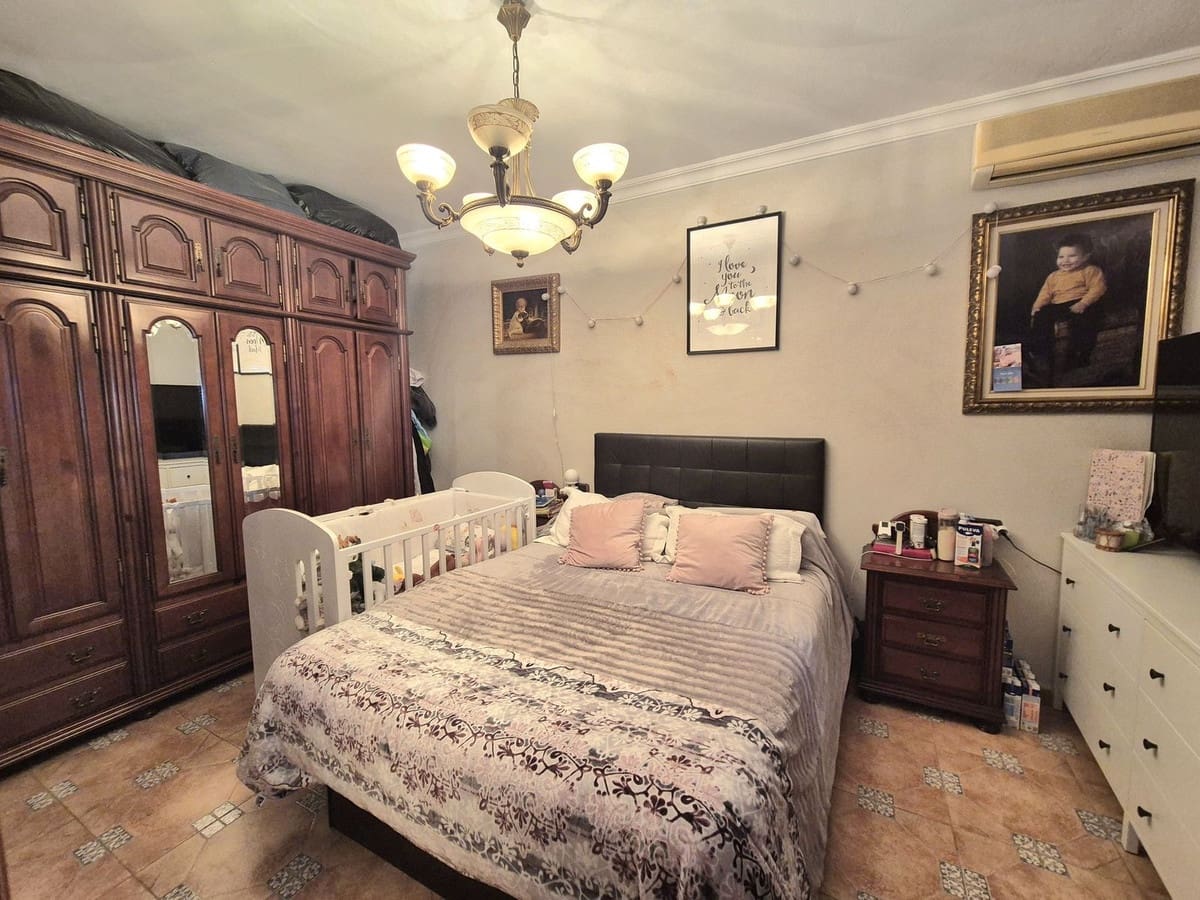 4 soverom Kjedet enebolig til salgs i Alhaurin el Grande med svømmebasseng garasje - € 499 000 (Ref: 8790899)