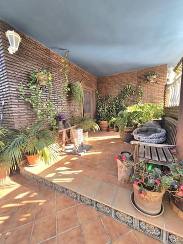 4 bedroom Semi-detached Villa for sale in Alhaurín el Grande with pool garage - € 499,000 (Ref: 8790899)