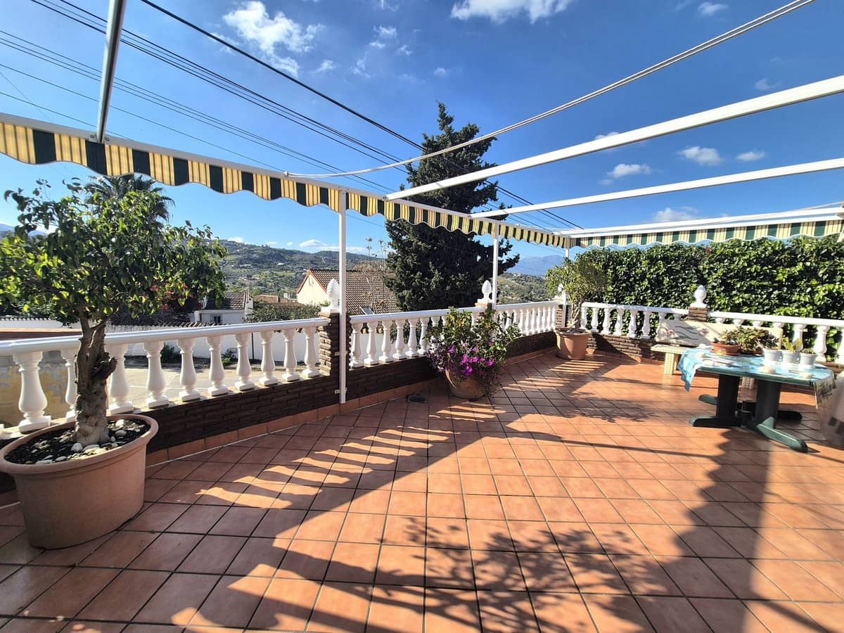 4 soverom Kjedet enebolig til salgs i Alhaurin el Grande med svømmebasseng garasje - € 499 000 (Ref: 8790899)