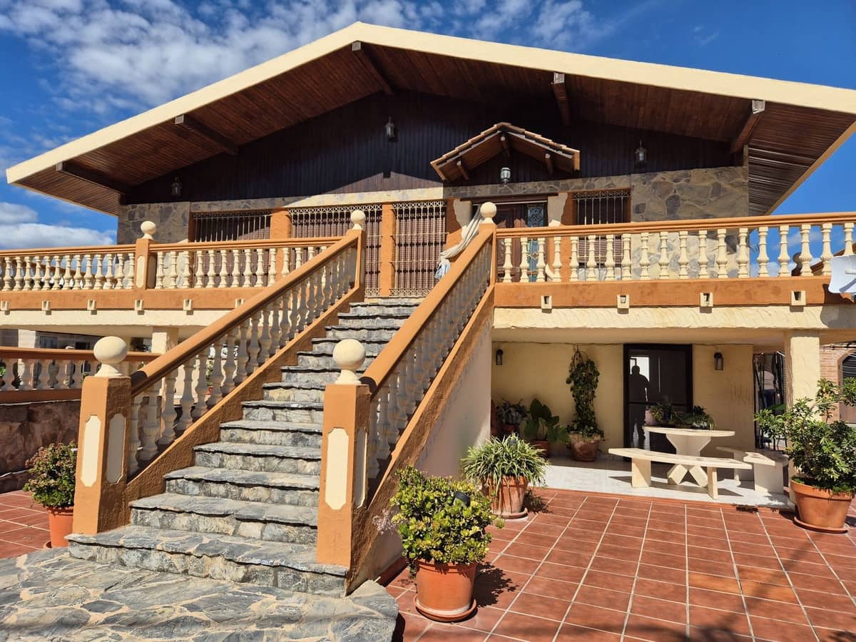 6 soveværelse Finca/Landehus til salg i Coin med swimmingpool garage - € 2.200.000 (Ref: 8905772)