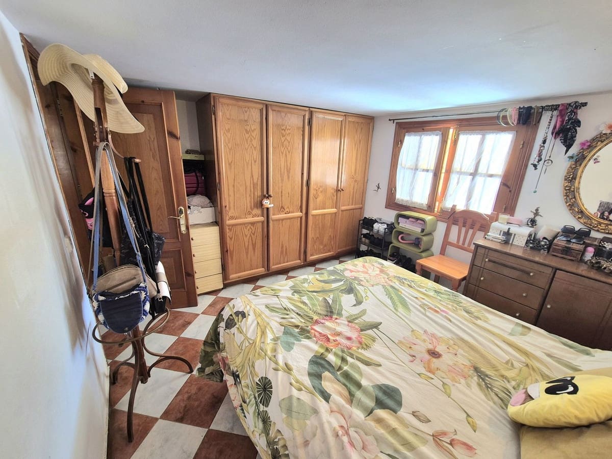 6 soveværelse Finca/Landehus til salg i Coin med swimmingpool garage - € 2.200.000 (Ref: 8905772)