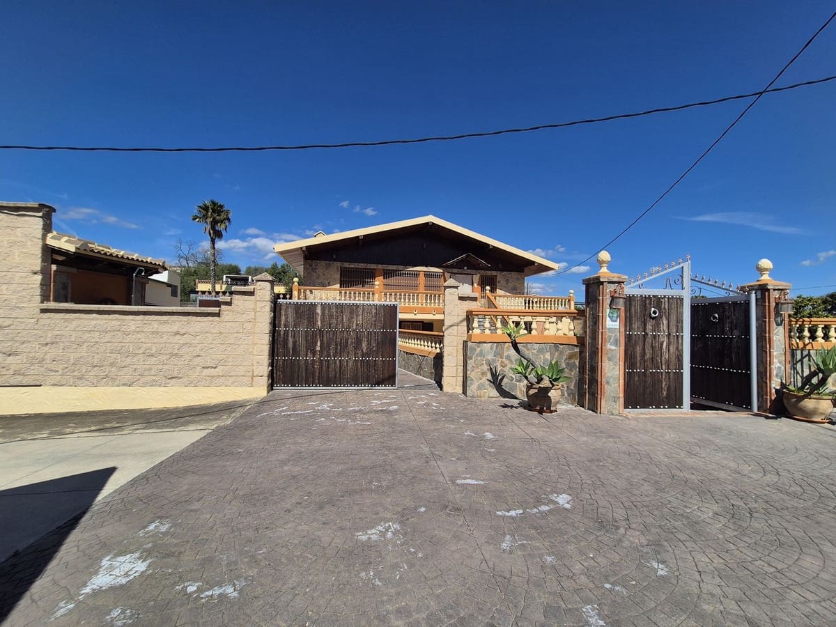 6 soveværelse Finca/Landehus til salg i Coin med swimmingpool garage - € 2.200.000 (Ref: 8905772)