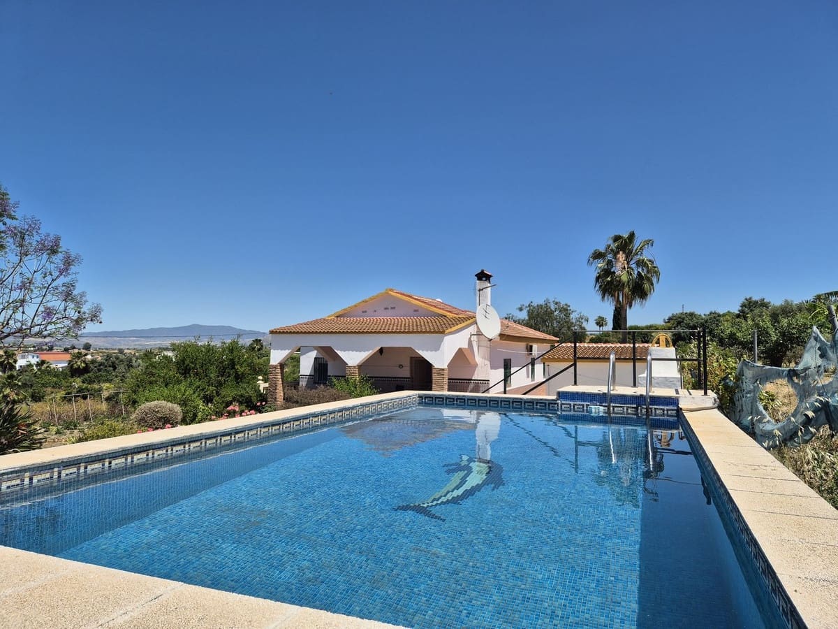 3 chambre Finca/Maison de Campagne à vendre à Cartama avec piscine garage - 349 500 € (Ref: 9004053)